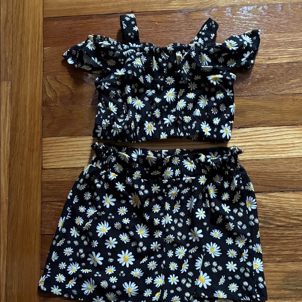 Rare Editions Black Floral Outfit